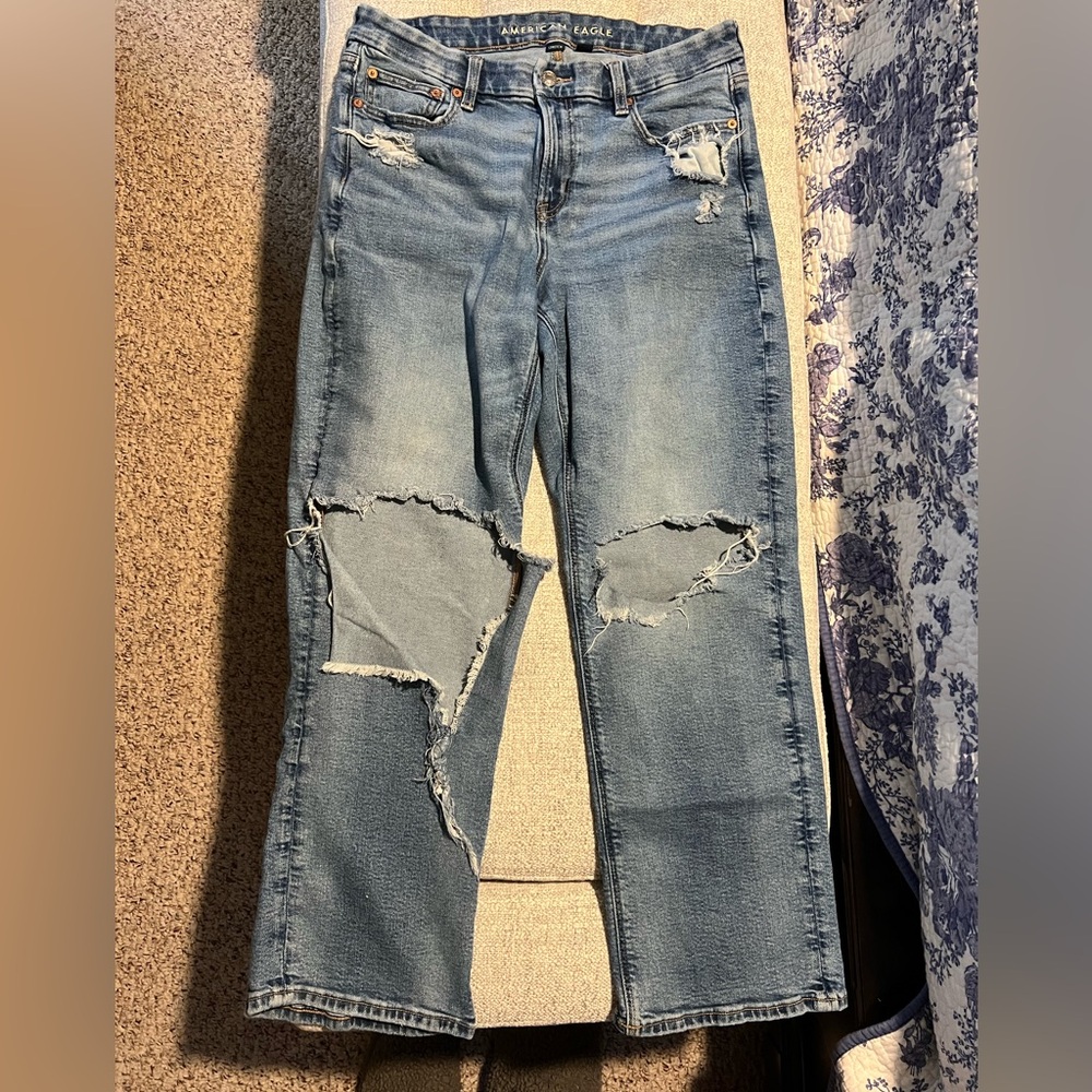 American Eagle Outfitters Light Blue Distressed Curvy Straight Leg Jeans